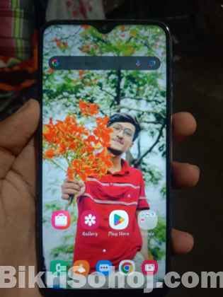 Samsung M20